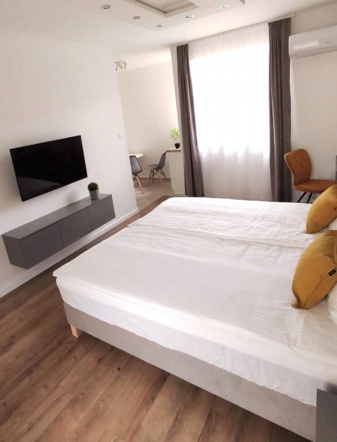 Helena Studio Apartman Siófok Exteriör bild